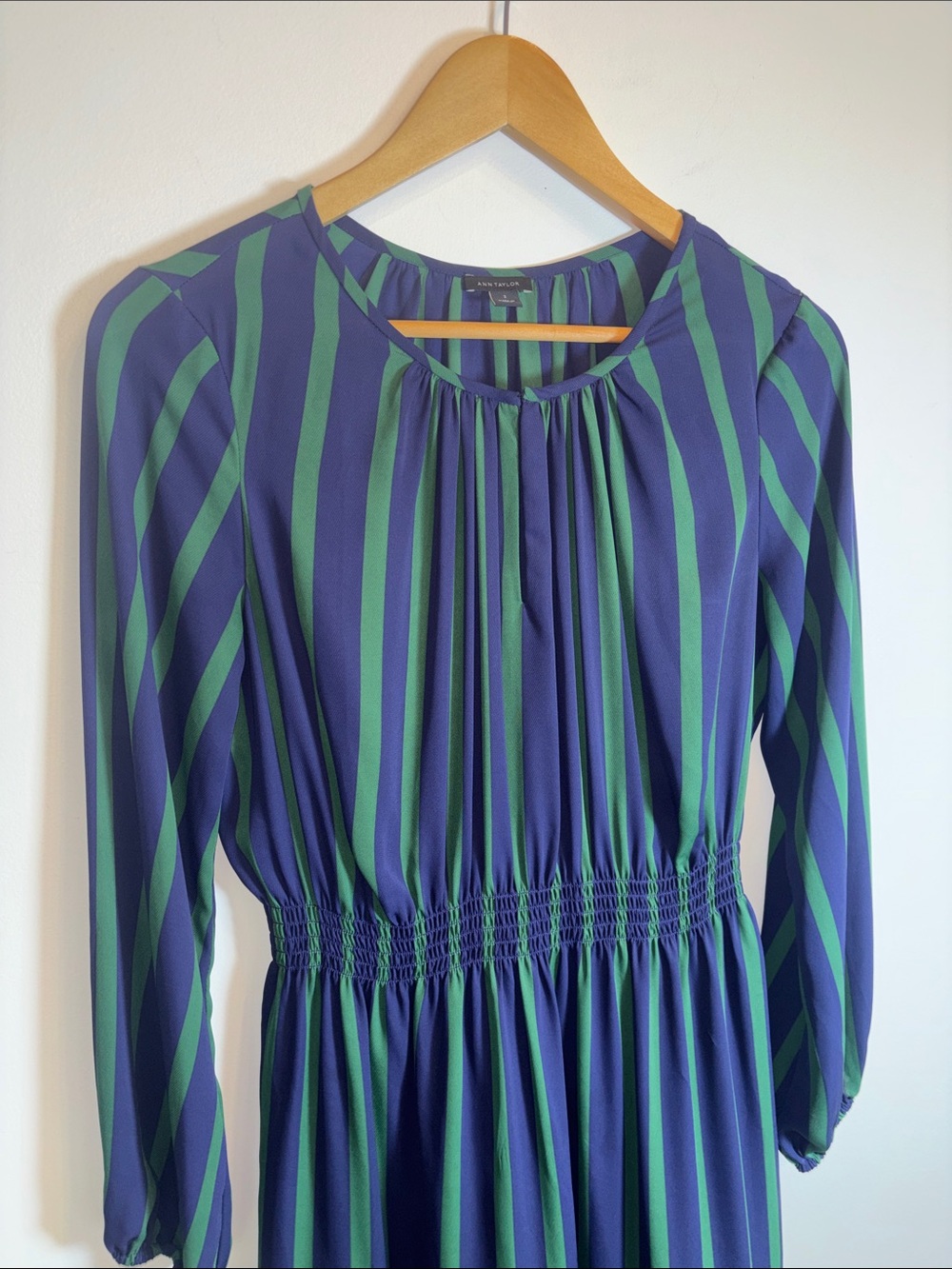 Ann Taylor Vertical Navy & Green Striped Blouson Sleeve Dress - Picture 5 of 12